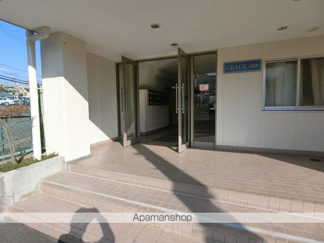 GRACE弐番館の玄関写真