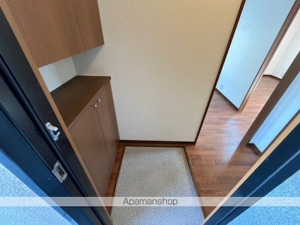 滋賀県湖南市中央５丁目[2DK/47m2]の玄関