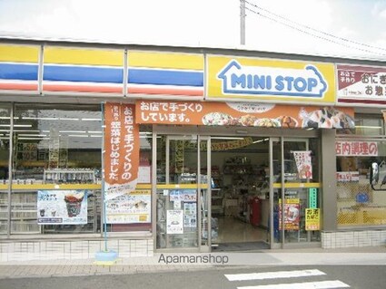 ラ　ヴェラ　ヴィータ[1K/30.35m2]の周辺3