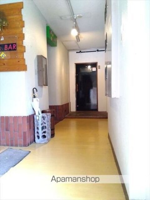 高島ビル[店舗/33m2]の共用部4