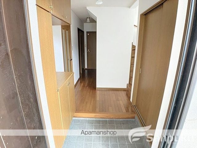 松山市 2階建 築26年の内装写真