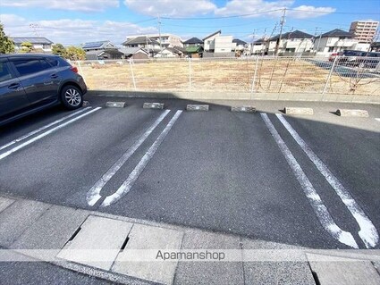 プラシード三宅[2LDK/60.57m2]の駐車場2