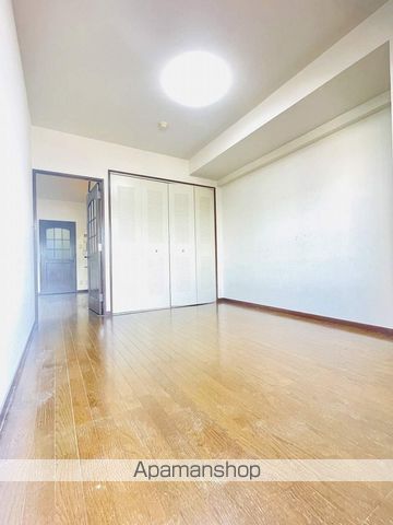 ロイヤルコート生江の内装写真