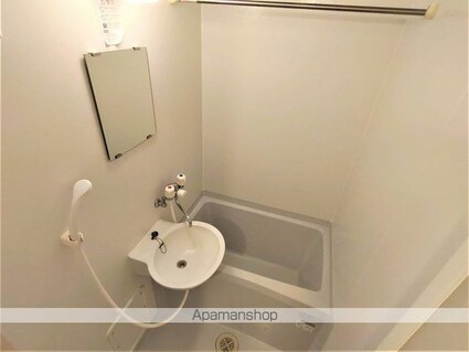 レオパレスサンモリッツ[1K/23.71m2]のバス