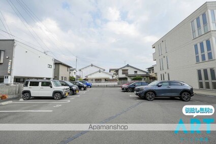 ラウレア[1R/30.25m2]の駐車場2