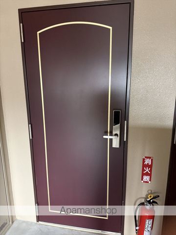 コンフォートパレスAの玄関写真