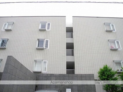 東京都新宿区市谷仲之町[1LDK/45.75m2]の外観2