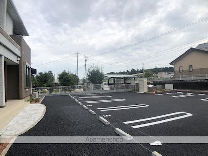 パレ・ロザージュⅣ[1LDK/40.03m2]の駐車場