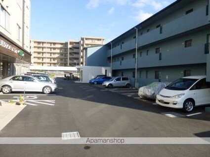 ボア・ソルテ壱番館[1LDK/43m2]の駐車場