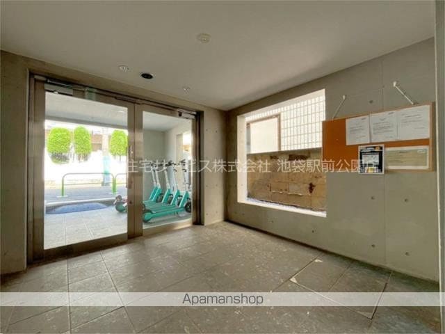 東京地下鉄有楽町線 氷川台駅 徒歩2分 4階建 築4年の玄関写真