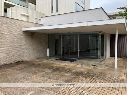 プラウド蘆花公園[3LDK/71.38m2]のエントランス