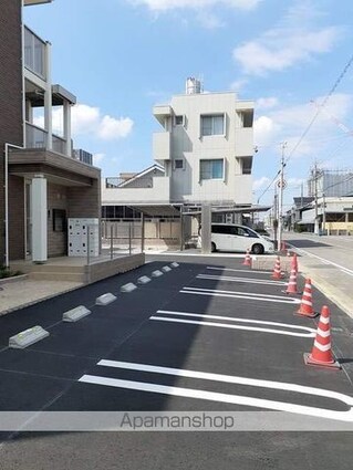 愛知県一宮市大宮２丁目[1K/30.42m2]の駐車場3