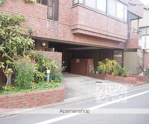 本町スチューデントハイツの玄関写真