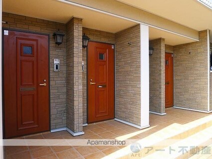 愛媛県松山市平田町[1LDK/37.13m2]のエントランス3