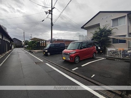 ポニーズ　ハイム[2K/40.68m2]の駐車場