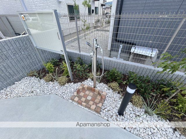 フラン・ソレイユ学園前の玄関写真