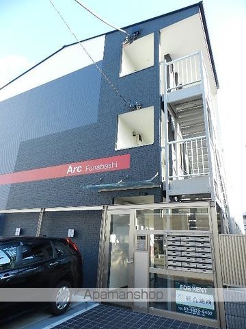 アーク船橋の玄関写真