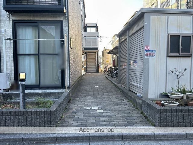 レオパレスサントリーニの玄関写真