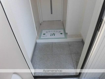 テアトルＢ棟[1R/26.42m2]の玄関