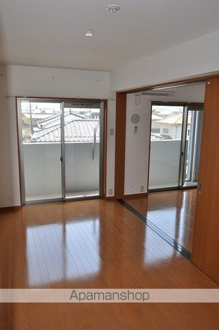 マンションプラムガーデンの内装写真