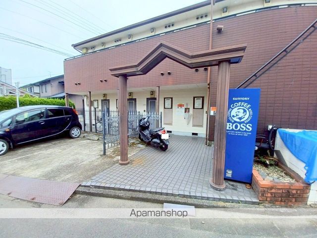 S・Tクローバーの玄関写真