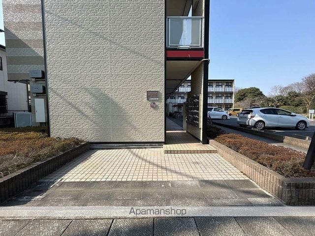 レオパレスグランプラスの玄関写真