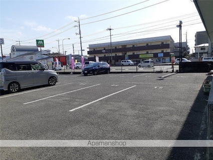 サンコーポ松岡２番館[2DK/42.9m2]の駐車場2