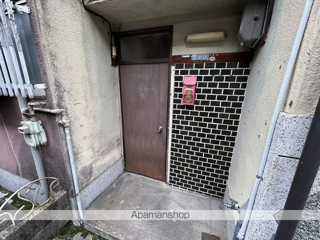 萱島東借家の玄関写真