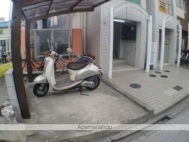 ビューハイツ枚方A棟の玄関写真