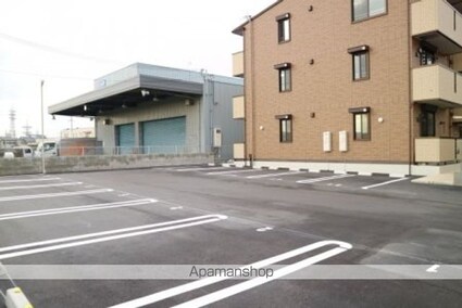 和歌山県和歌山市出島[1R/32.8m2]の駐車場