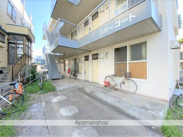 リバーコートの玄関写真