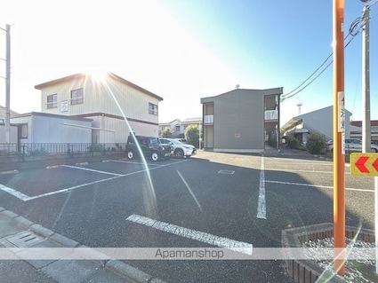 レオパレスオアシス[1K/19.87m2]の駐車場2