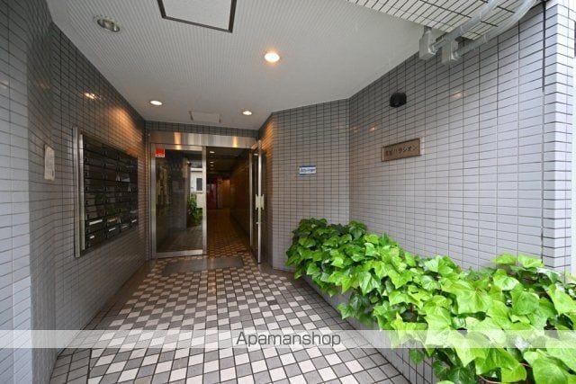 成加パラシオンの玄関写真