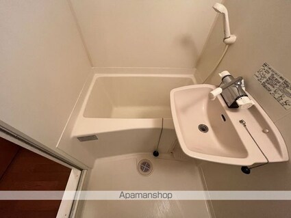 レオパレスタカネ．台[1K/22.7m2]のバス