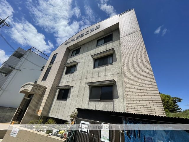 服部マンションの外観写真