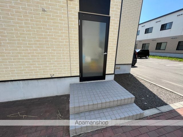 レオパレスエスペールポナールIIの玄関写真