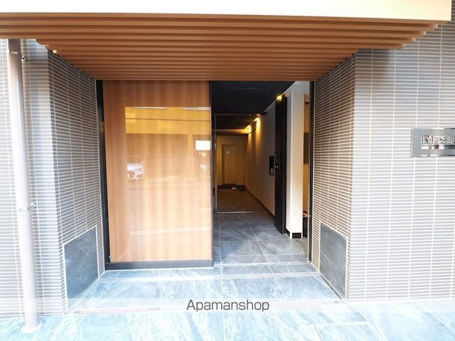 レジディア下丸子プレイスの玄関写真