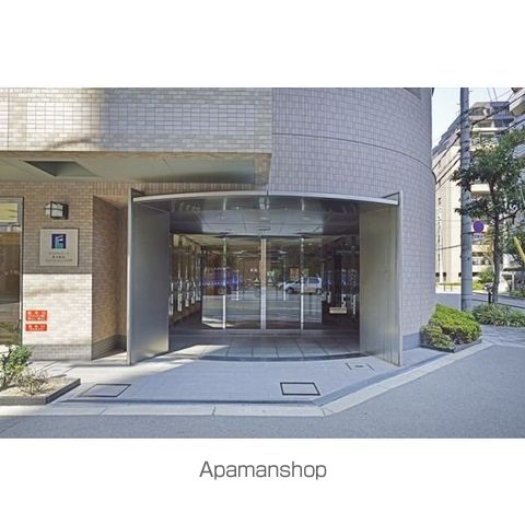 エステムコート新大阪IIIステーションプラザの玄関写真