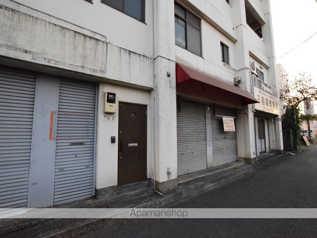 南林間クリスタルハイツの玄関写真