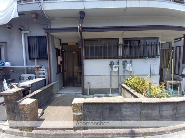 京阪電気鉄道京阪線 萱島駅 徒歩31分 2階建 築60年の玄関写真