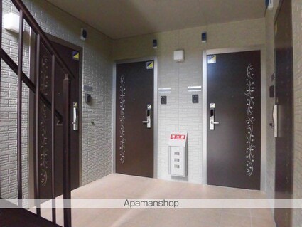 カイン[1LDK/32.61m2]のエントランス2