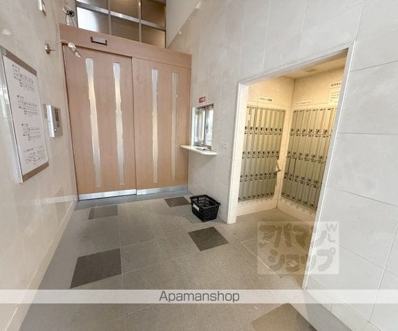 ベラジオ四条烏丸の玄関写真