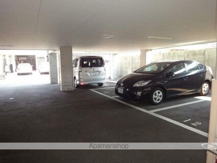アーバン葛島[1K/30m2]の駐車場2