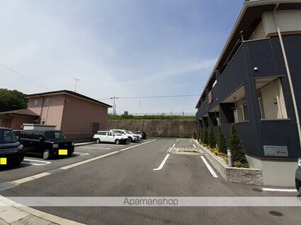 愛知県名古屋市北区東味鋺１丁目[1K/32.94m2]の駐車場1