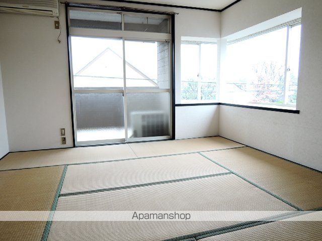 スターアベニューIIIの内装写真