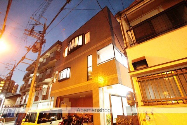 マンションパインハウスの外観写真
