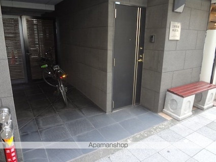 三軒茶屋ＭＪビル[1R/32.49m2]のエントランス