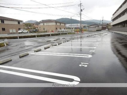 岡山県岡山市北区御津野々口[1LDK/40.29m2]の駐車場
