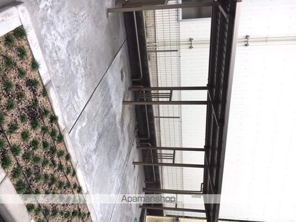 ホワイトクレイン野洲[1LDK/40.26m2]のエントランス1