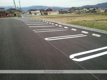 フェリオ[2LDK/61.88m2]の駐車場